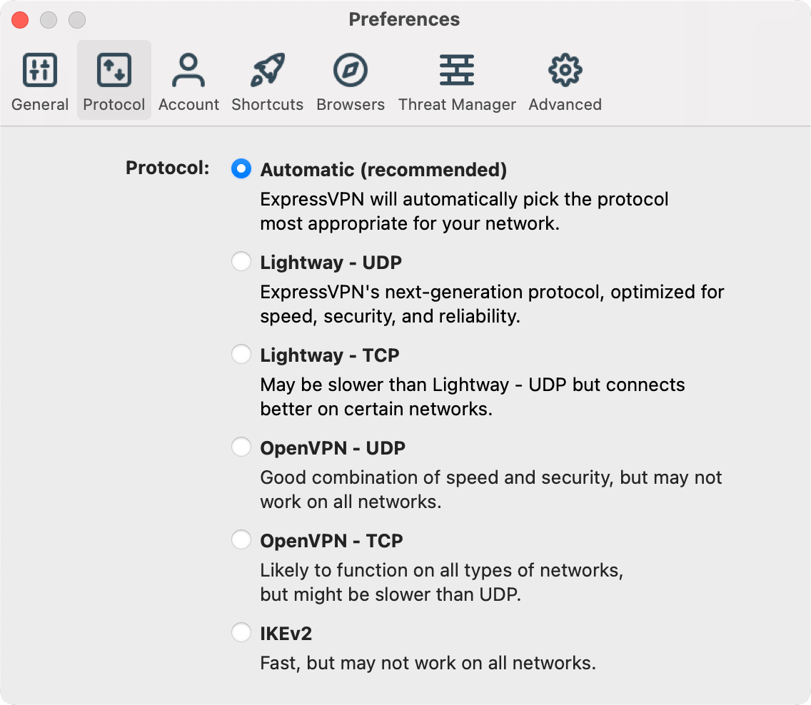 Pagina de opțiuni ExpressVPN arătând protocoalele VPN disponibile